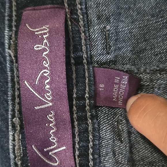 Gloria Vanderbilt Dark Denim Jeans [J6] - Picture 3 of 3